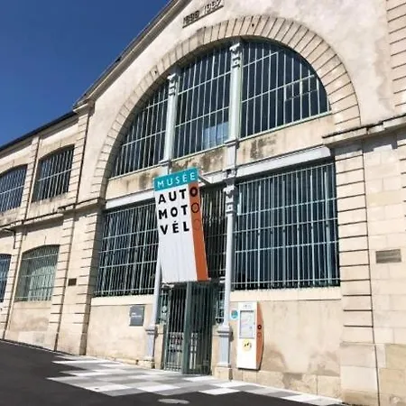 Les Folies D 'oscar 샤틀레로